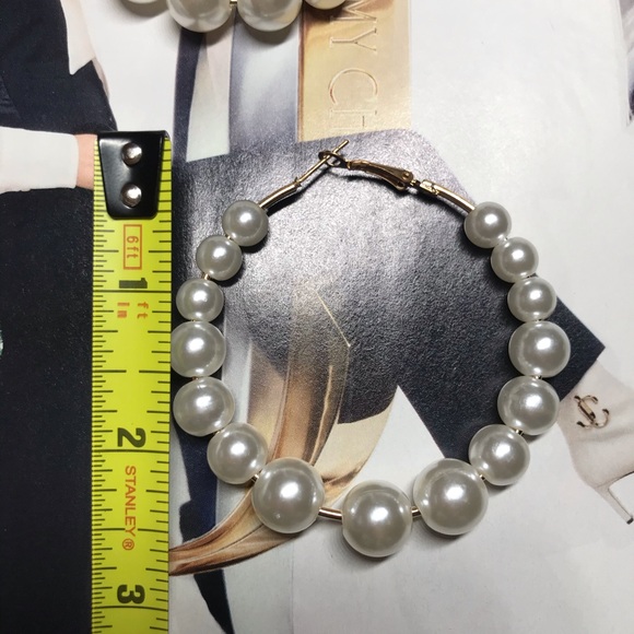 Fashion Faux Pearl Hoop Earrings - Picture 4 of 5